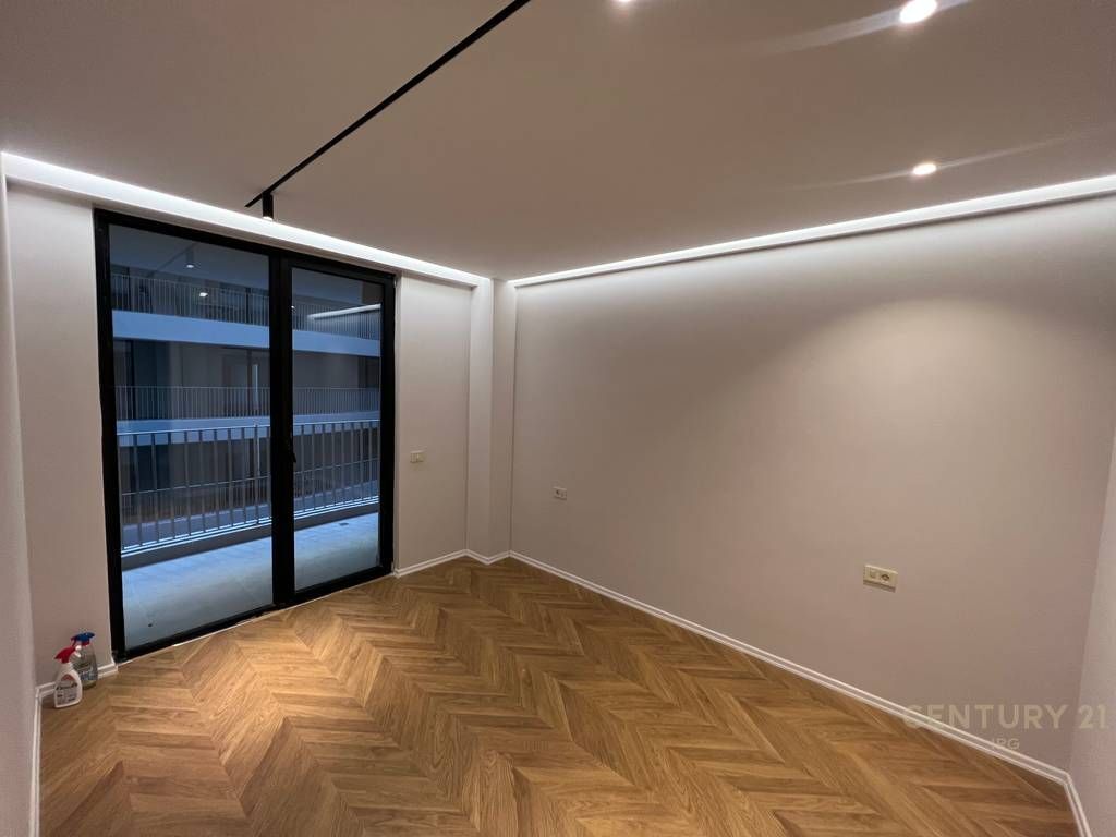 Locale in affitto per ufficio in Via Mine Peza