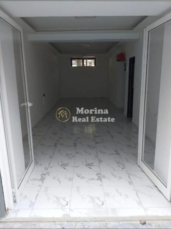 Qera | Ambjent Biznesi | Shkolla e Bashkuar | 400 €/muaj