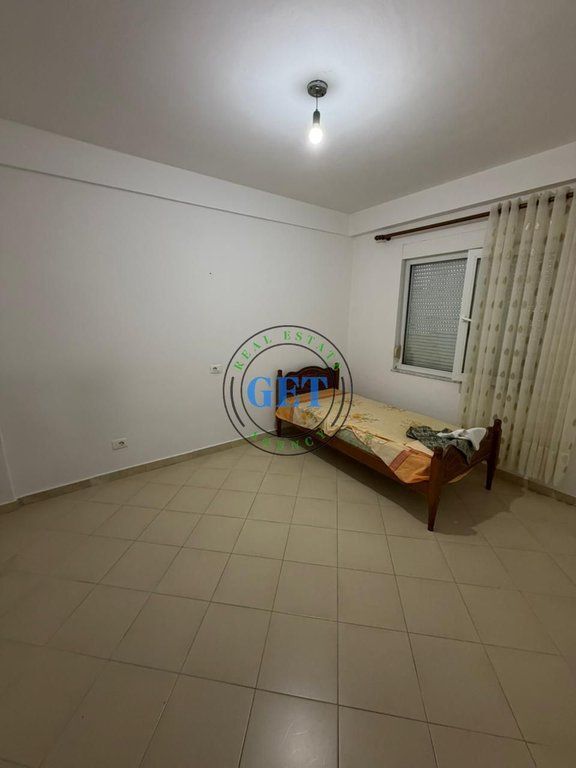 Jepet me Qira , Apartament 2+1, Pallati i Sportit, Durrës