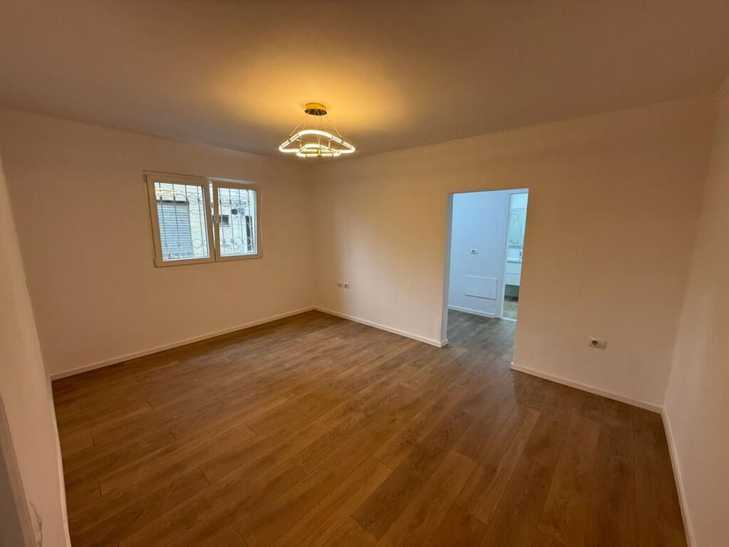 🏡 Apartment 1+1 for Sale – Ali Demi Street  📍 Location: Ali Demi St., next to the “1 Maj” school💶 Price: 137,000 €