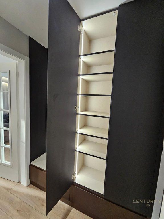 Duplex 2+1+2 te Tirana Garden Building