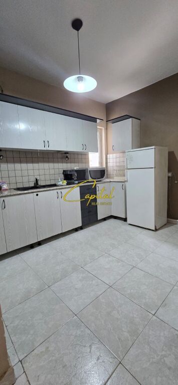SHITET APARTAMENT 3+1 PROKURORIA E TIRANES 177.000 EURO