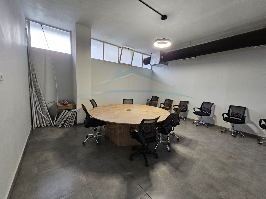 In affitto, Locale Commerciale, Nuovo Anello.