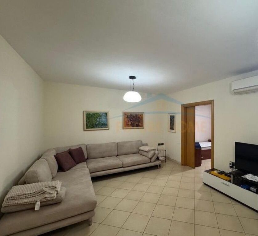 Qera, Apartament 2+1 ,Rruga e Durresit, Tirane