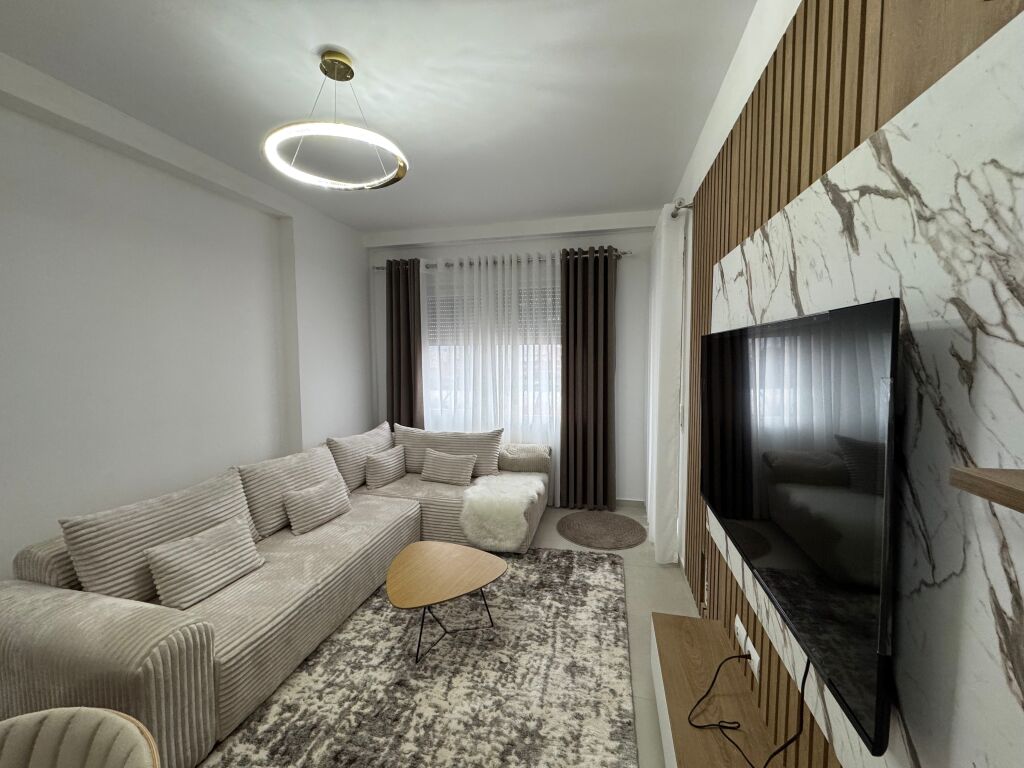 Apartament 1+1 per qira tek rr Bedri Karapici