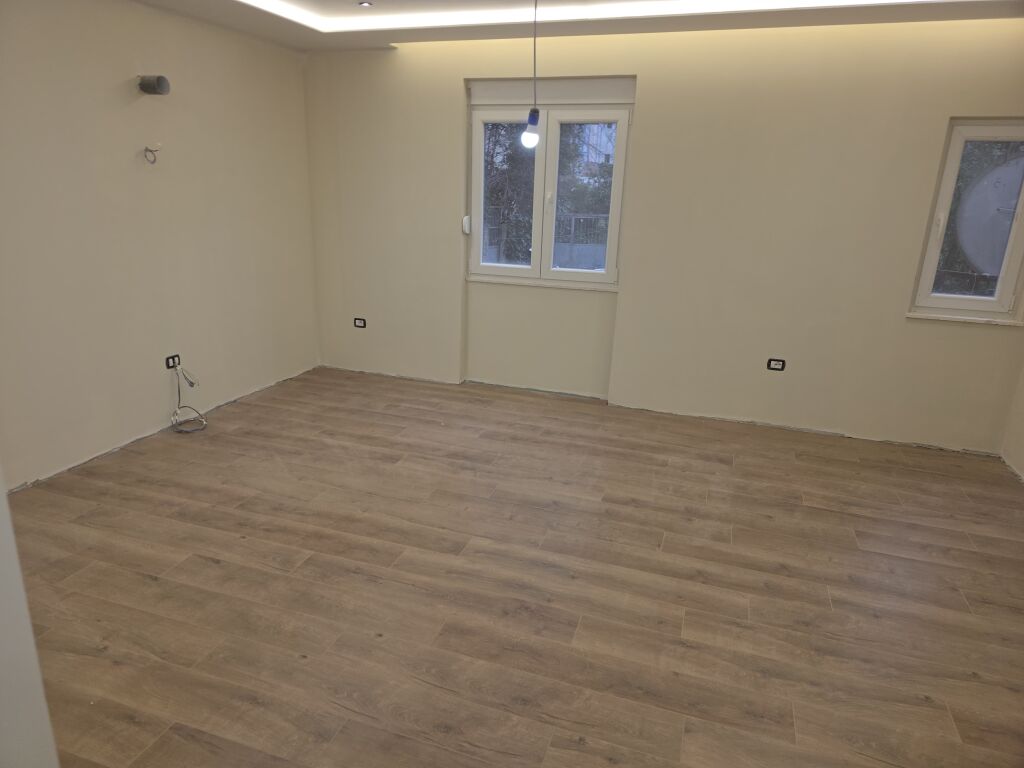 Artament 1+1 për Shitje – Shkolla Osman Myderizi!