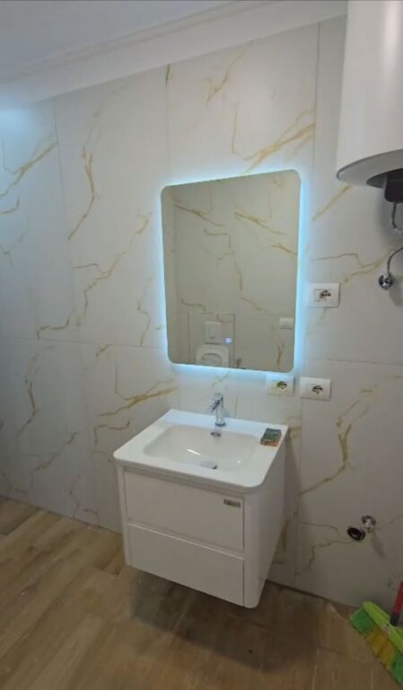 Shitet Apartament 1+1 Rr Ali Demi! (Ngjitur me shkollen 1-Maj)!