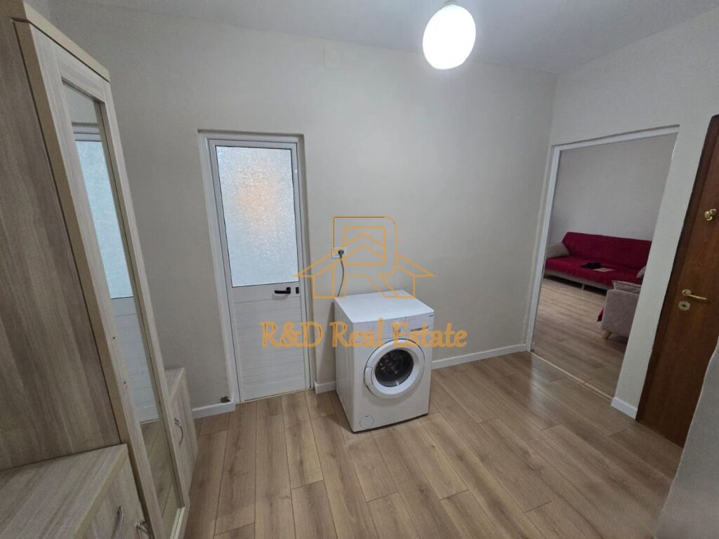 🏡 Jepet me qera apartament 1+1 – Zona e Porcelanit (pas UET)