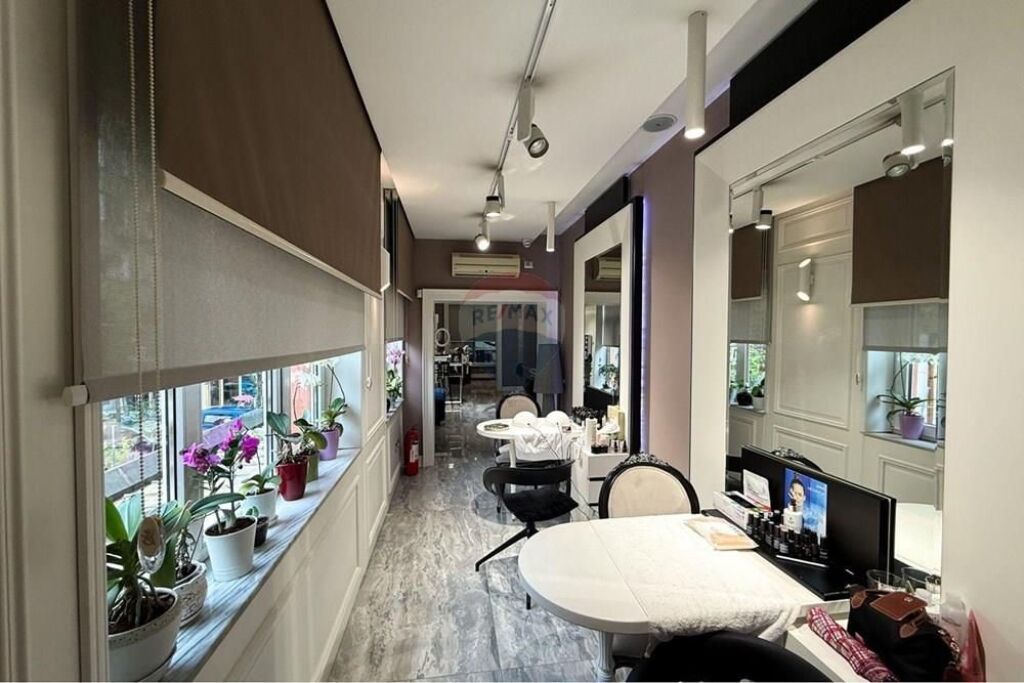 Biznes Estetik në Shitje në Zemër të Bllokut