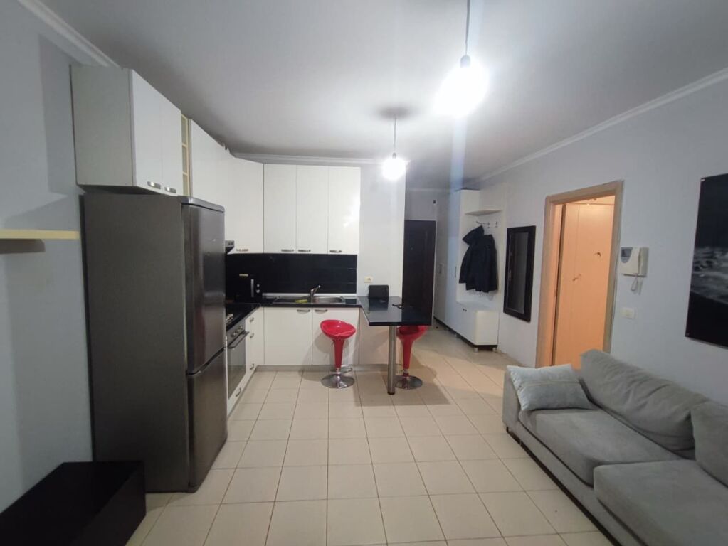Apartament Me Qera:1+1 + Ballkon + P.Parkimi ||  ( 📍Liqeni Artificial - Afër Kopshtit Zologjik ) K2, Pllt || 600€/Muaj
