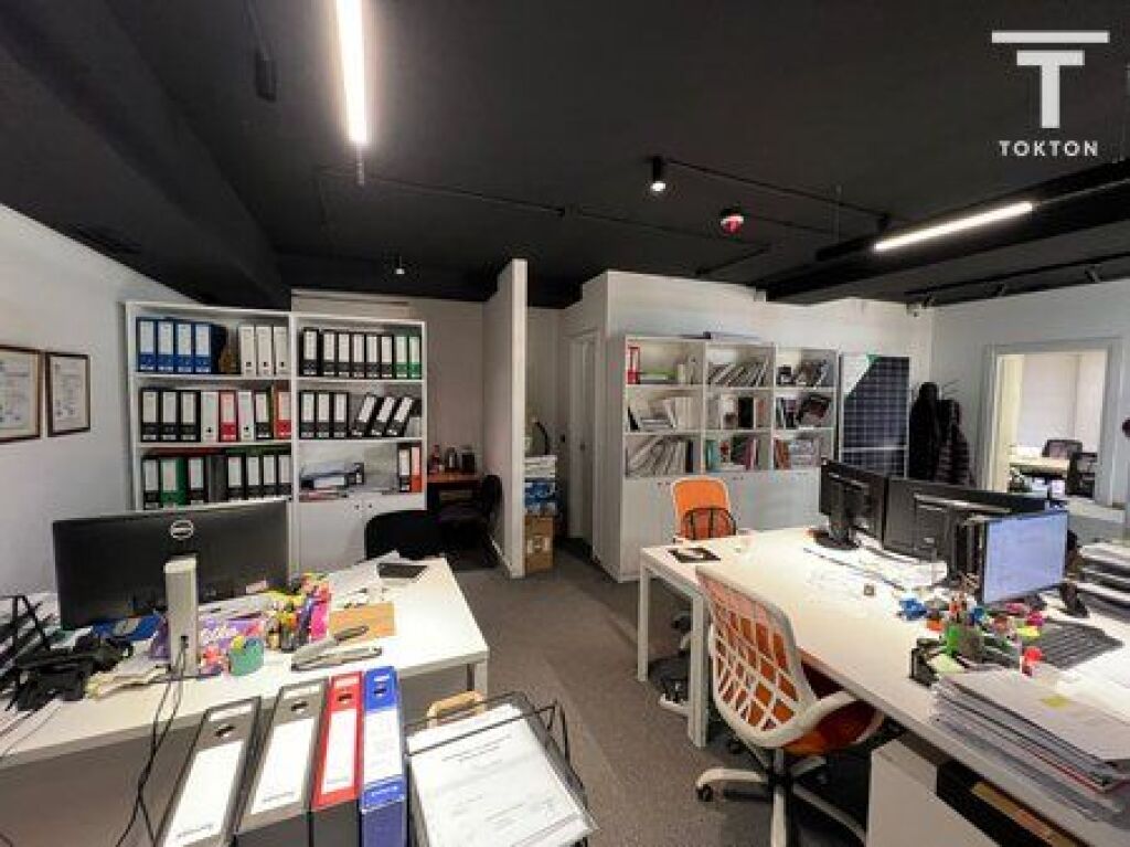 AFFITTO, AMBIENTE PER UFFICI, PAZARI I RI, TIRANA