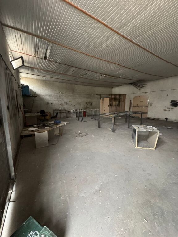 WAREHOUSES FOR RENT 200 M2 KOMBINAT 70,000 LEKE