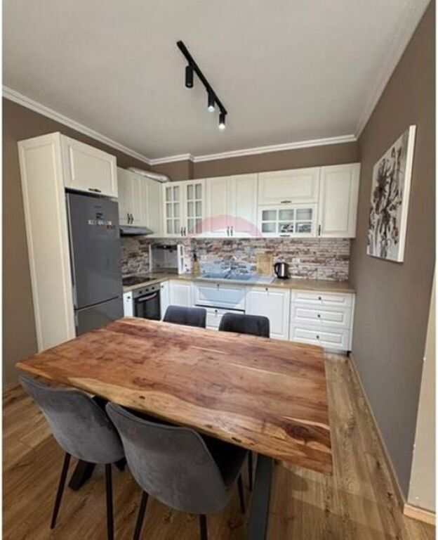 Apartament 2+1 me Qira, Kopshtit Botanik