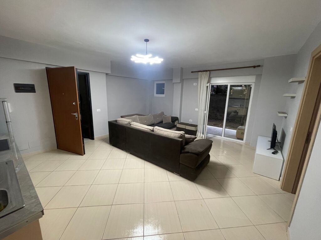 Jepet apartament 1+1 me qera tek liqeni i thatw