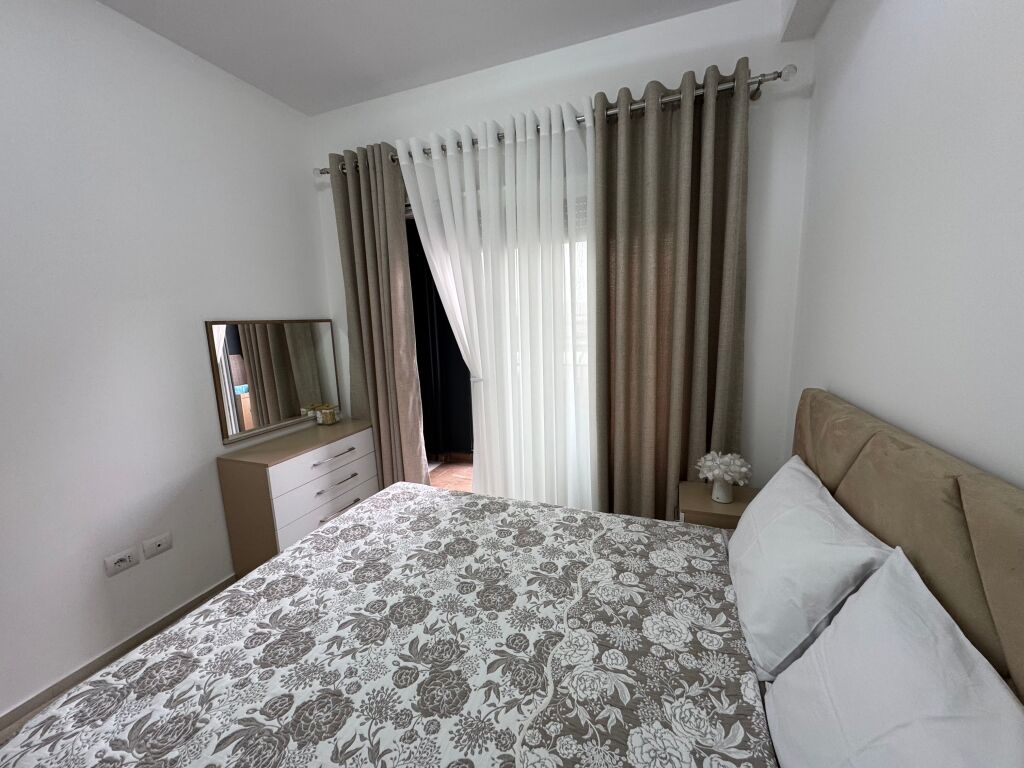 Apartament 1+1 per qira tek rr Bedri Karapici