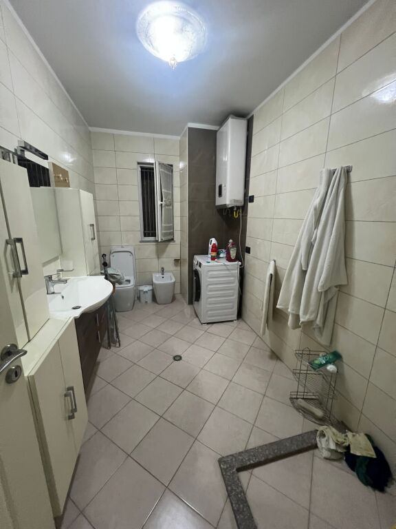 2+1 Me Qera, Astir, Vila L, Mobilim Modern