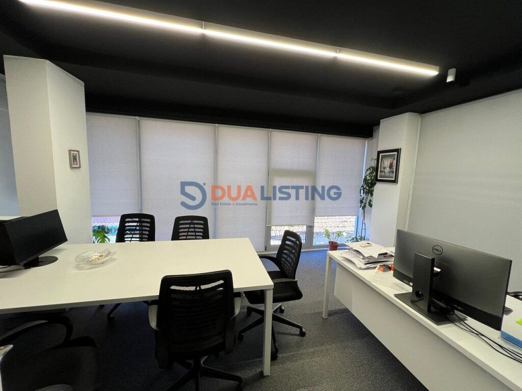 Locale ufficio in affitto a Pazari Ri, Tirana.