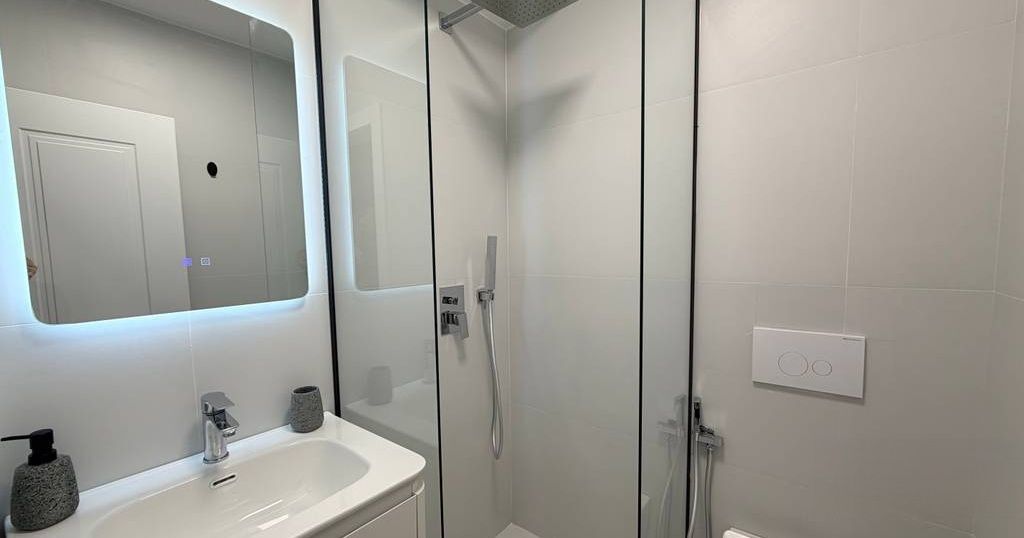 SHITEN 2 APARTAMENTE 1+1 TEK KRYQEZIMI 21 DHJETORIT !