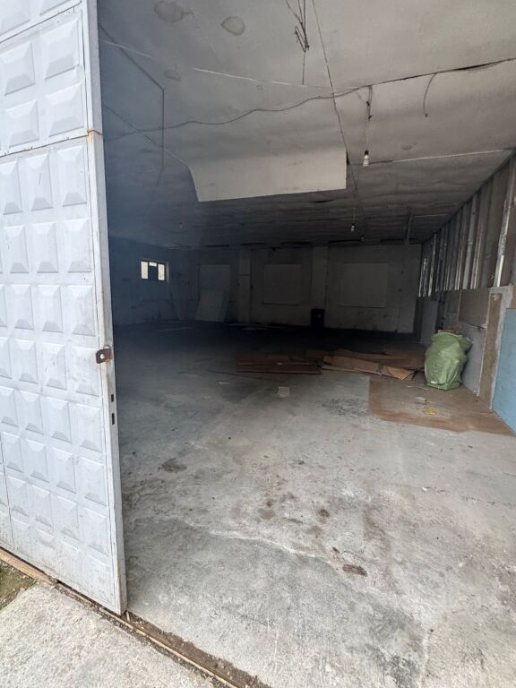 WAREHOUSES FOR RENT 190 M2 KOMBINAT 67,000 LEKE
