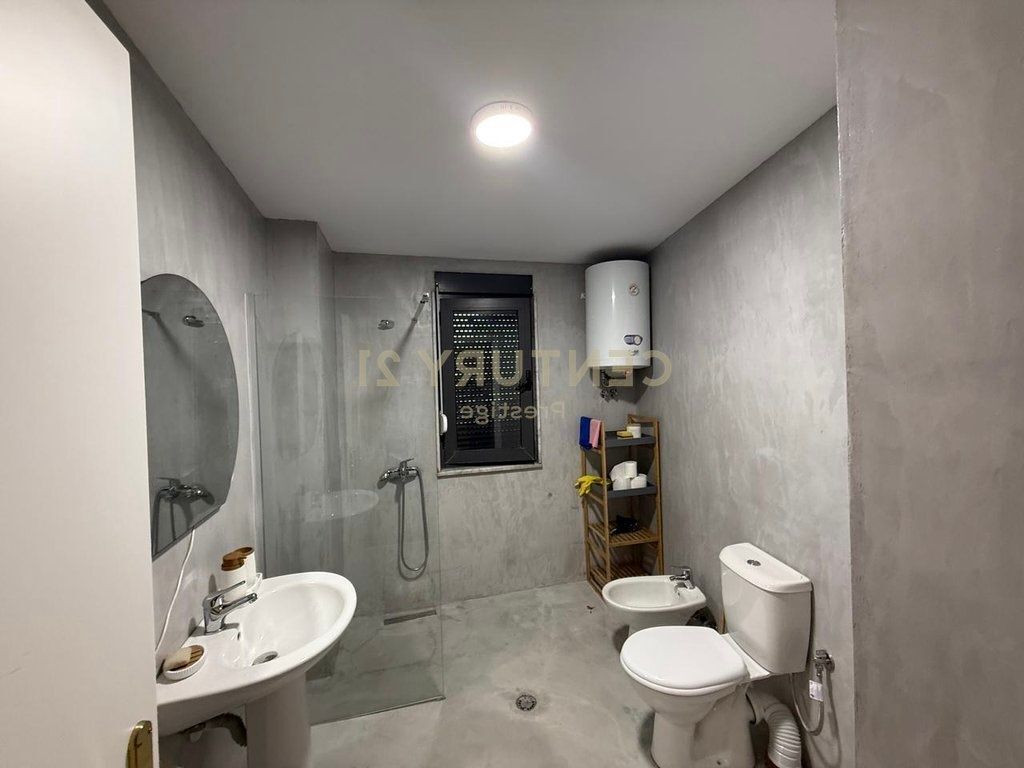 APPARTAMENTO 1+1 IN AFFITTO IN CENTRO, TIRANA!