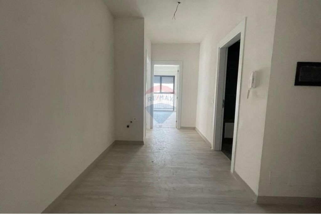 Apartament ne shitje 3+1+2 tek Bulevardi i Ri!!