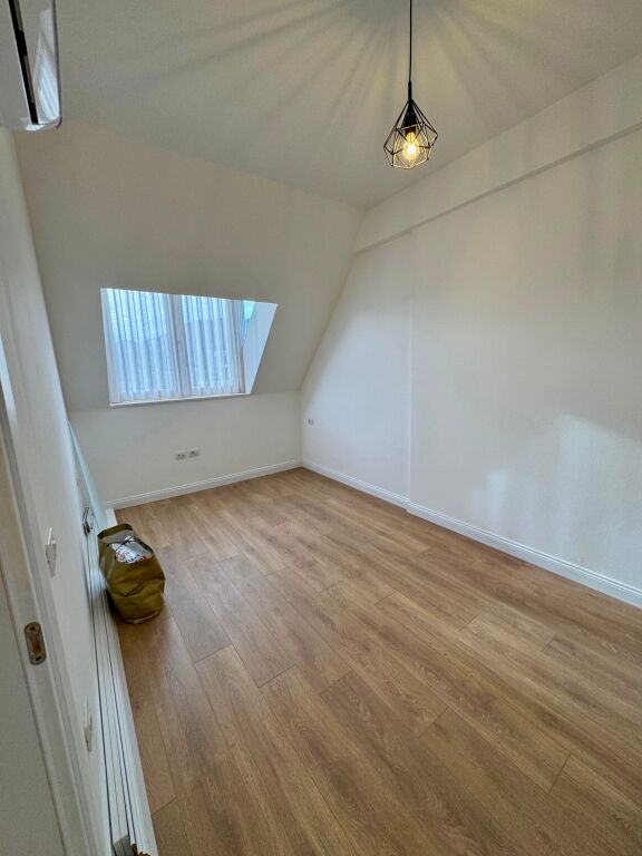 📣 QERA SUPER Apartament (DUPLEX) 3+1+2 +2 Poste Parkimi 📍 Kompleksi FZ, Liqeni i Thate ✨