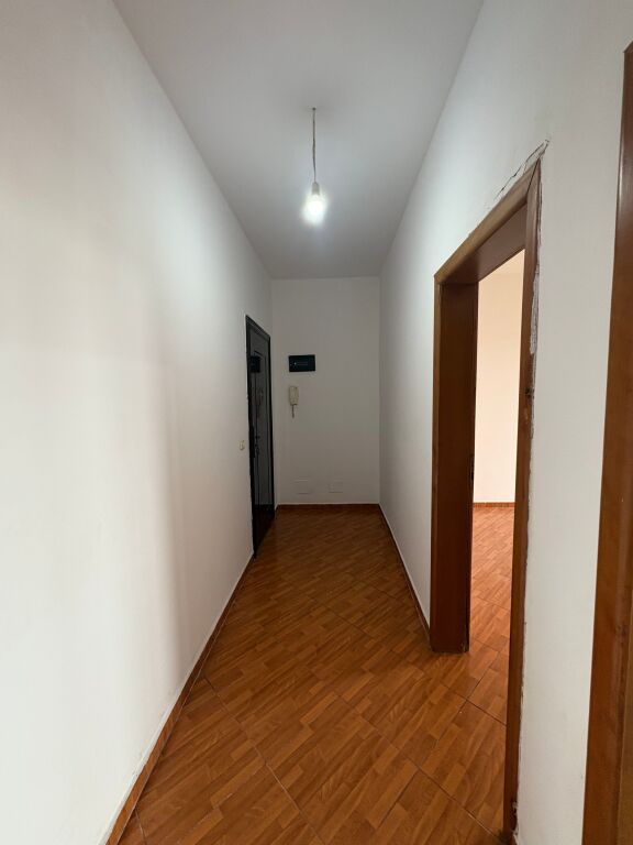 Shitet apartament 1+1 bosh