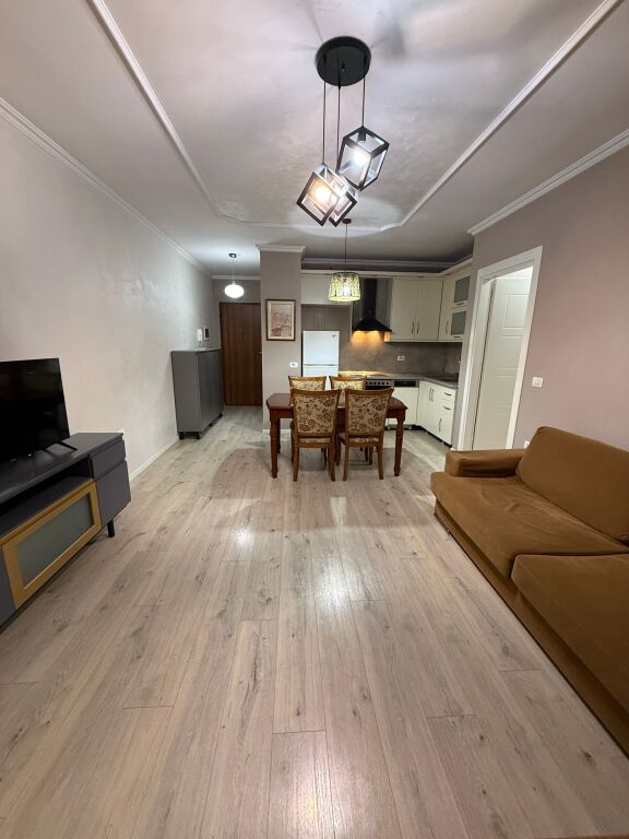 Jepet Me Qira Apartmanet 2+1+2 📍 Yzberisht ( Pranë Grand Galerisë )