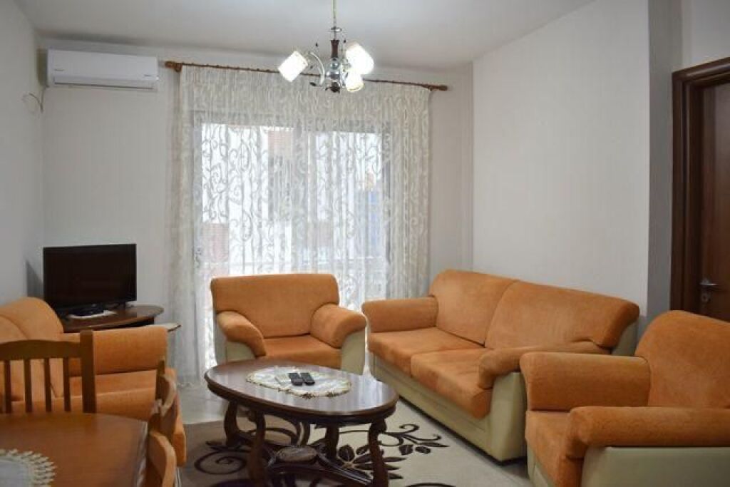 Apartament 2+1 per qira tek Rruga Mine Peza.