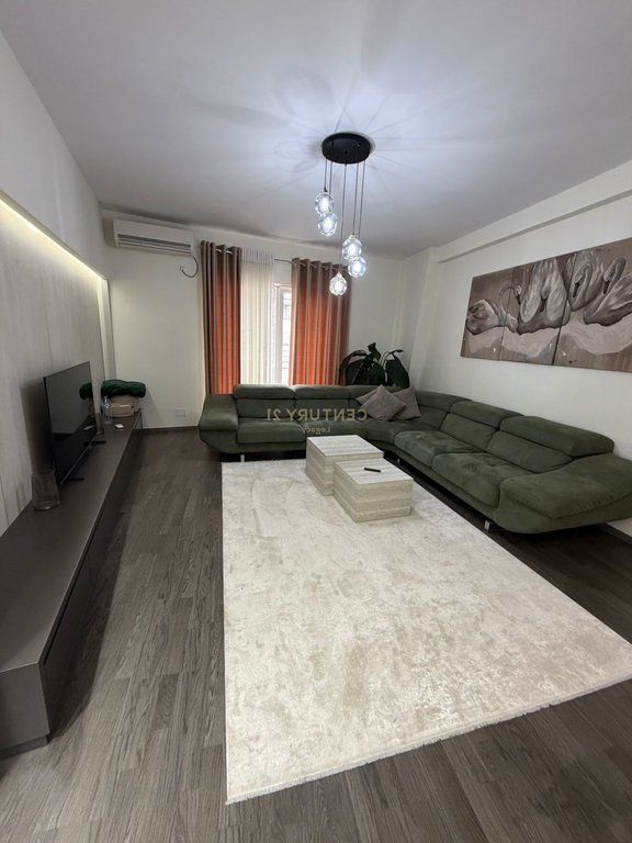 Shitet Apartament 3+2+2 në Rrugën Besim Alla – 270.000 €