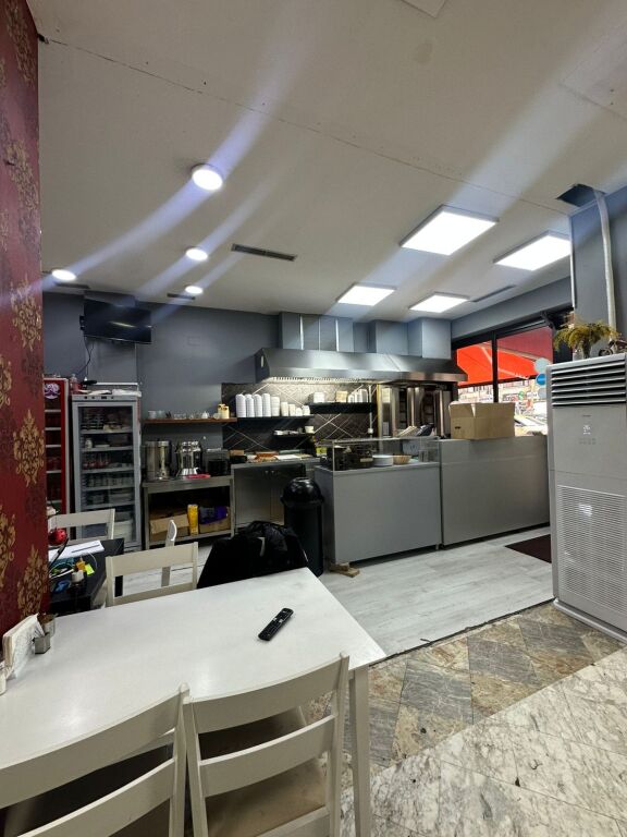 Locale in affitto a 21 Dhjetori!