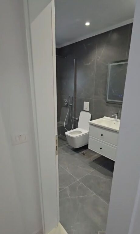 Shitet Apartment 1+1  Në Zonën e  Ali Demi  