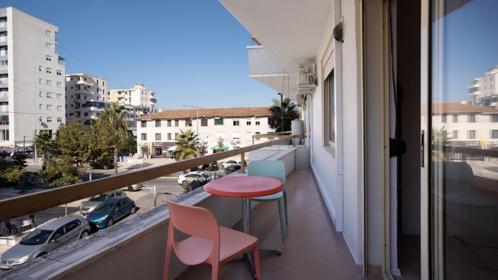 JEPET ME QERA SUPER APARTAMENT 1+1 TEK PALACE DURRES