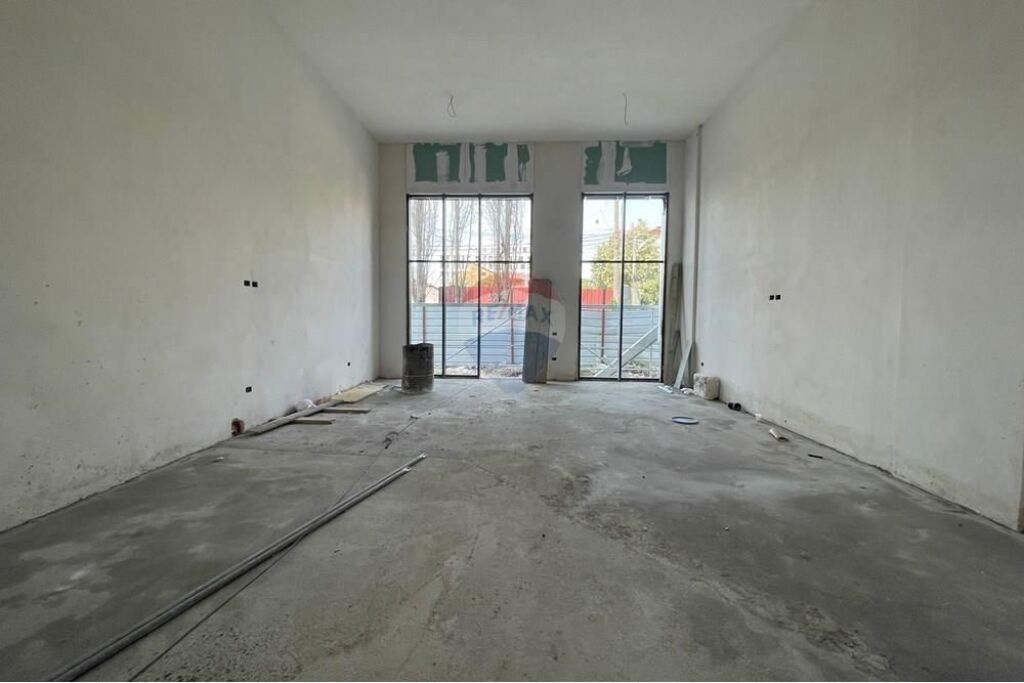 OKAZION! Dyqan ne shitje te Jordan Misja!