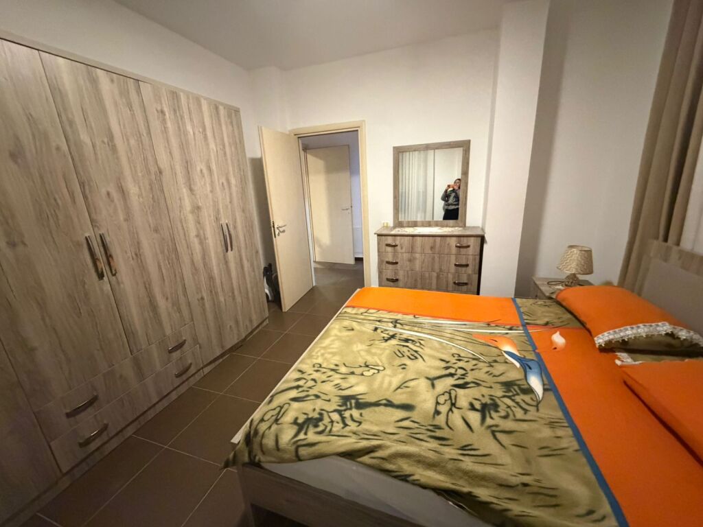 For rent 2+2+parking furnished dry lake 649 eu