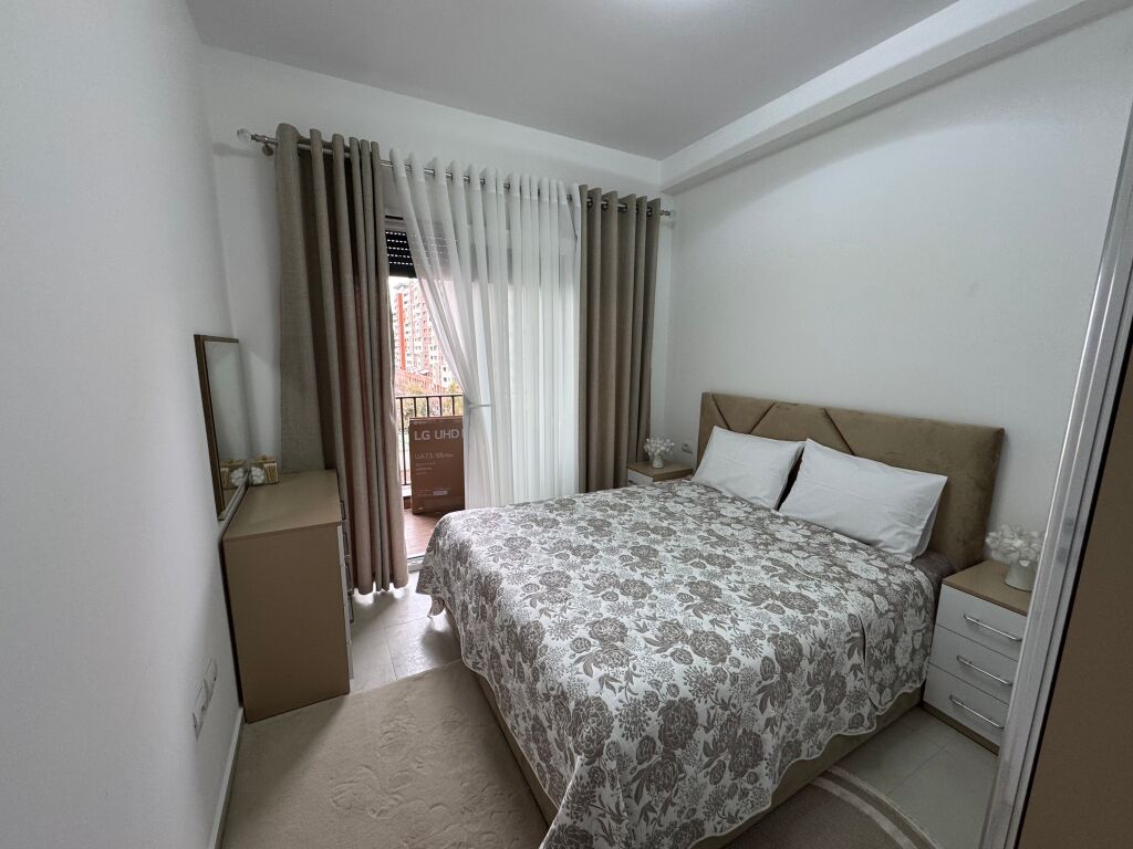 Apartament 1+1 per qira tek rr Bedri Karapici