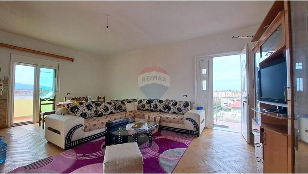 🏡 Vilë 3-Katëshe për Shitje – Lagjja “Kushtrimi”, Vlorë
