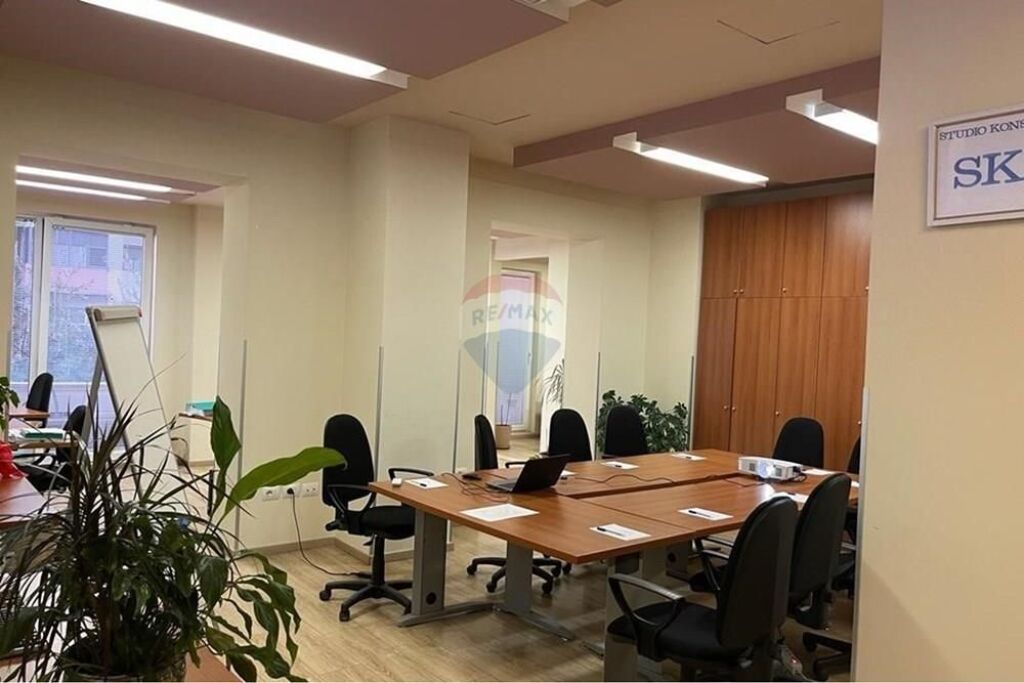 Ufficio in affitto presso i palazzi Shallvare