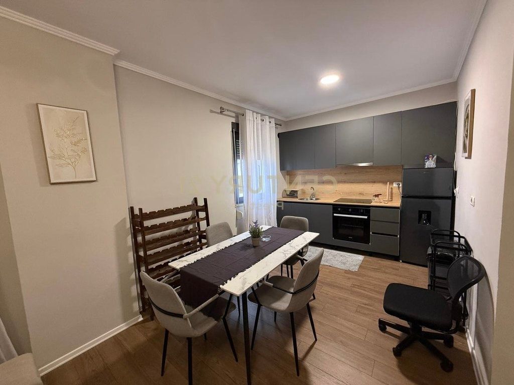 APPARTAMENTO 1+1 IN AFFITTO IN CENTRO, TIRANA!