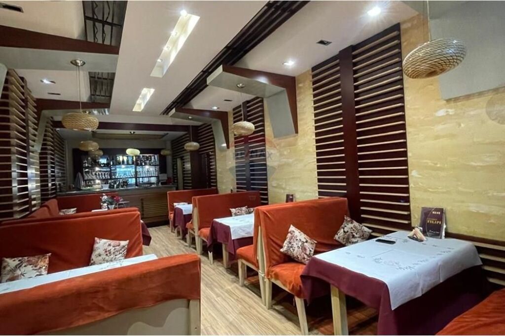 Restorant në Shitje ose me Qera – Rruga Demokracia, Vlorë