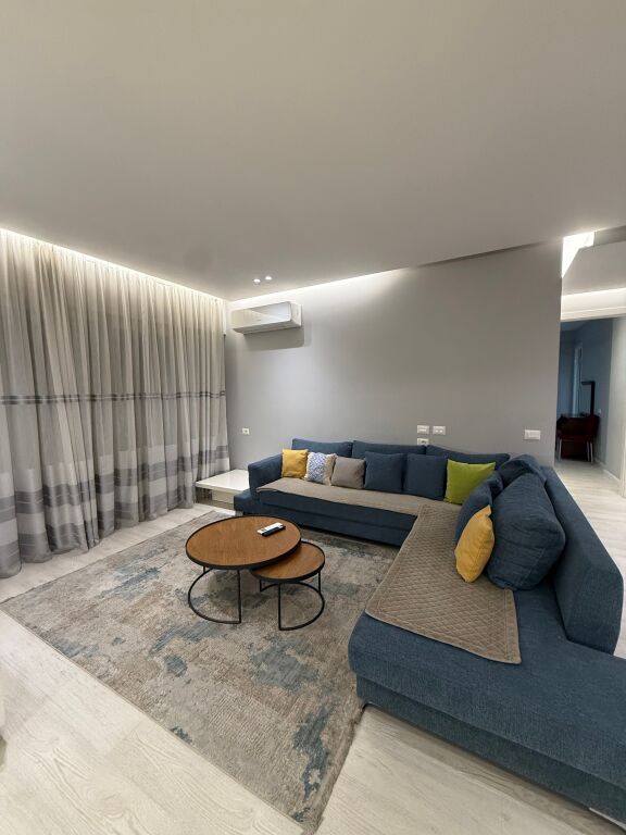 🏠Shitet Apartament 2+1+2 📍Rruga e Barrikadave 🏢Kati i 2, me ashensor 📐Sip. 112m2  💶 Çmimi: 250.000€•Me Hipoteke