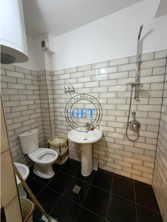 Jepet me Qira , Apartament 2+1, Pallati i Sportit, Durrës