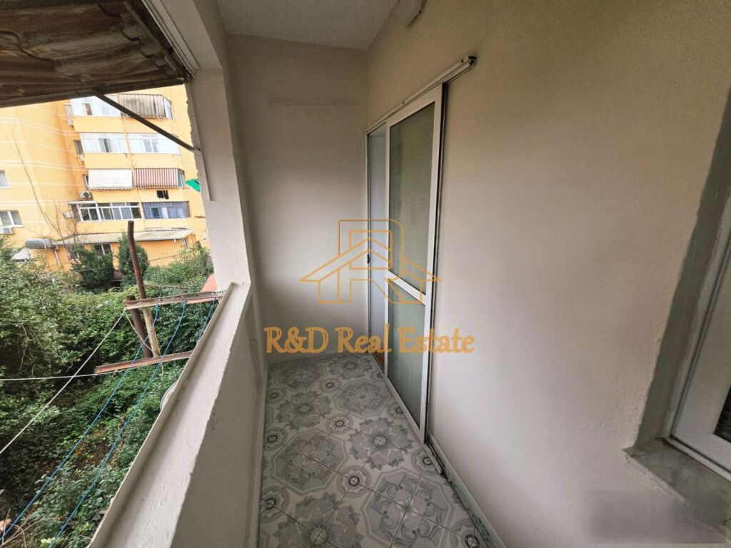 🏡 Jepet me qera apartament 1+1 – Zona e Porcelanit (pas UET)