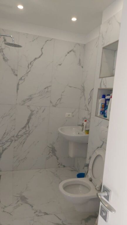 Jepet Me Qera Apartament 1+1+1 Ballkon