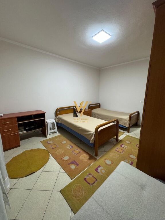 JEPET APARTAMENT 2+1+BLK ME QERA TE KRISTAL CENTER 65.000 LEKE