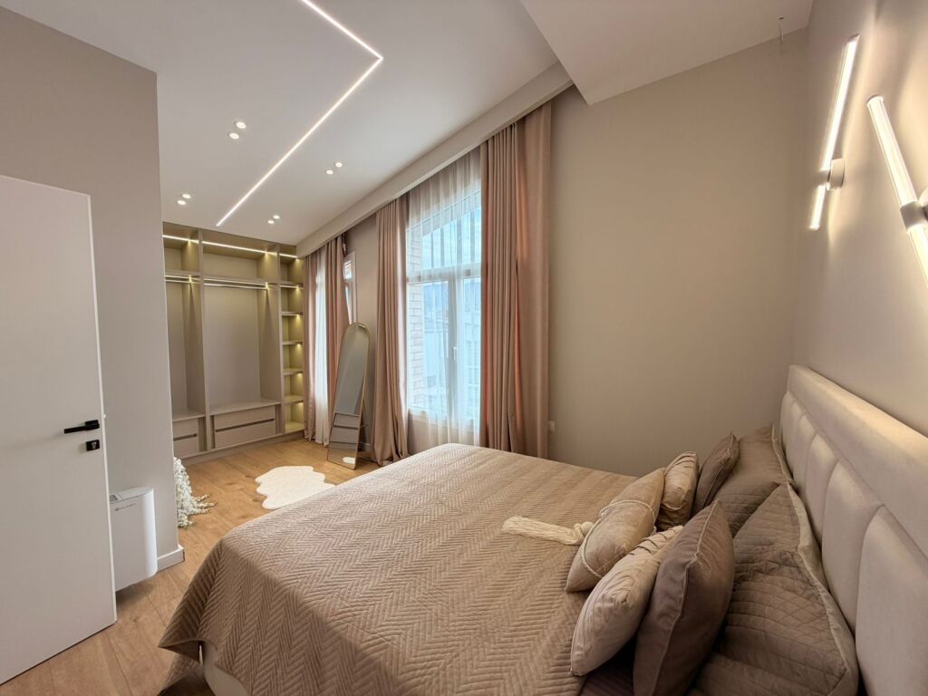 JEPET VILE ME PISHINE TEK REZIDENCA ELYSIUM NE MJULL BATHORE !!