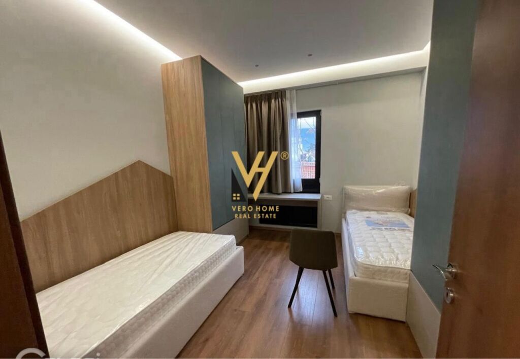 JEPET APARTAMENT 2+1+BLK ME QIRA TE RRUGA E DIBRES 85.000 LEKE