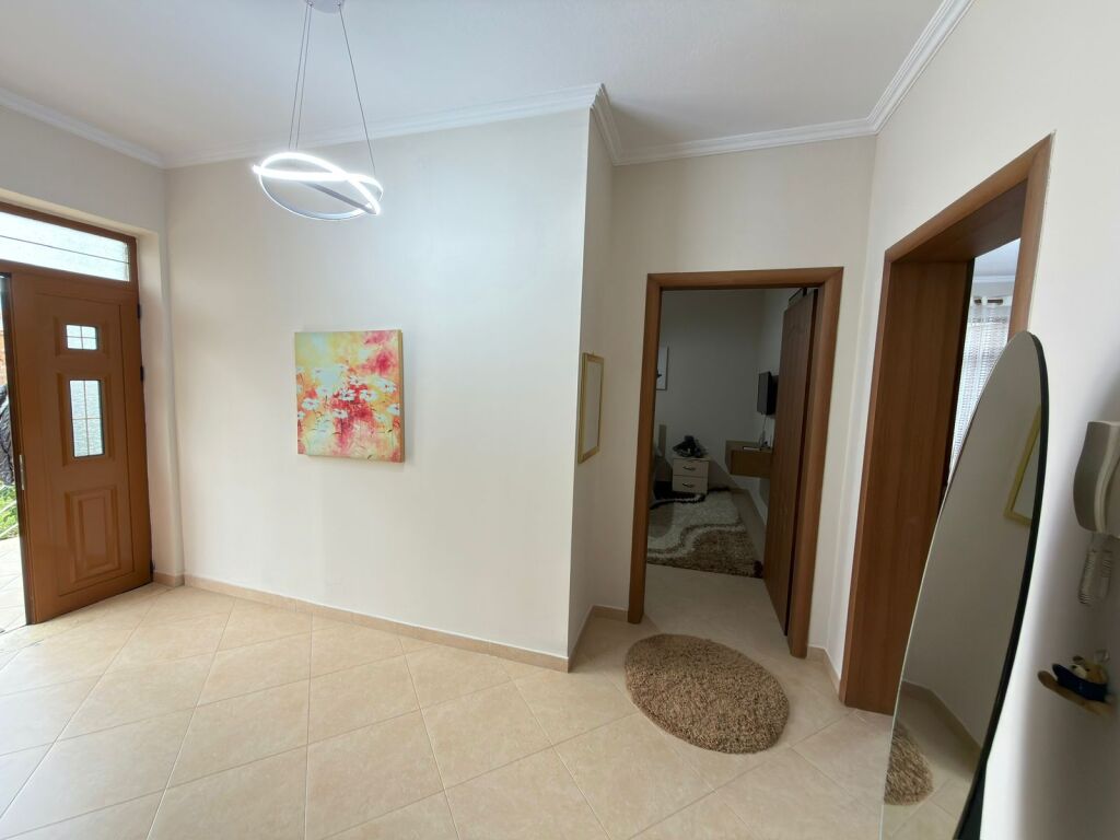 ‼️ Apartament 2+1+2 parkime me qira tek Rr Elbasanit pranë Ambasadës Turke‼️