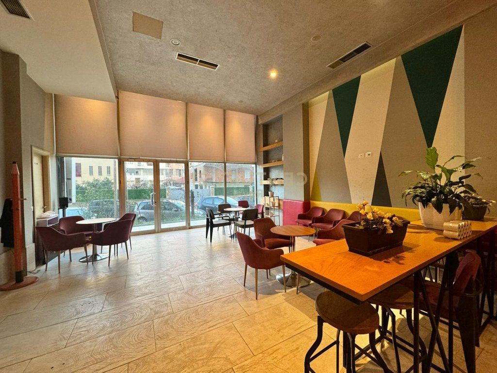 Commercial space with active business (bar/cafe) for Sale in Astir, Tirana - 160,000.00€