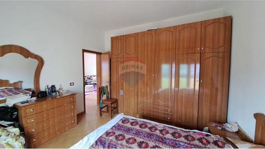 🏡 Vilë 3-Katëshe për Shitje – Lagjja “Kushtrimi”, Vlorë